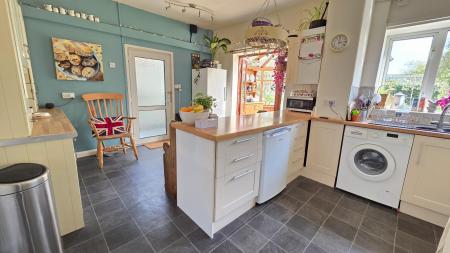 3 bedroom Detached house for sale in Church Lane, Timberland, LN4