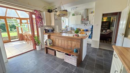 3 bedroom Detached house for sale in Church Lane, Timberland, LN4