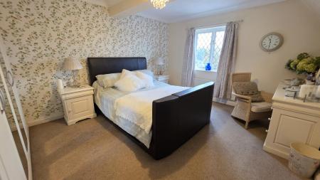 4 bedroom Detached house for sale in Clay Hill Road, Sleaford, NG34