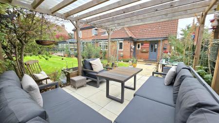 4 bedroom Detached house for sale in Clay Hill Road, Sleaford, NG34