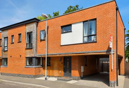 Electric Station Road, Sleaford, NG34