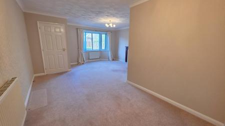 3 bedroom Detached bungalow for sale in Elmtree Road, Ruskington, NG34
