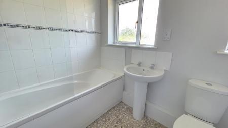 3 bedroom Semi-detached house for sale in Grantham Road, Sleaford, NG34