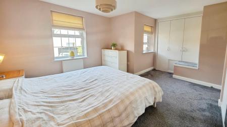 4 bedroom Detached house for sale in Hampden Way, Greylees, Sleaford, NG34