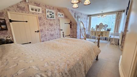 4 bedroom Detached house for sale in High Gate, Helpringham, NG34