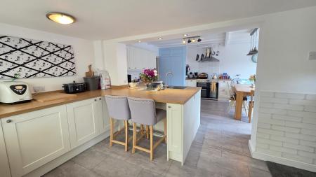 4 bedroom Detached house for sale in High Gate, Helpringham, NG34