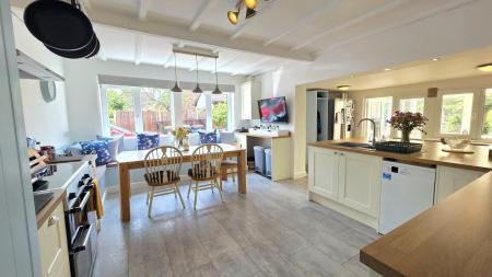 4 bedroom Detached house for sale in High Gate, Helpringham, NG34