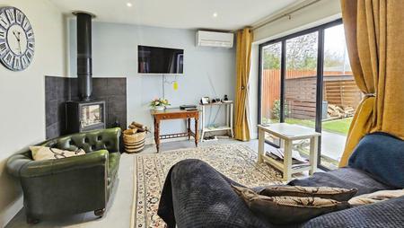 4 bedroom Detached house for sale in High Street, Walcott - Lincolnshire, LN4