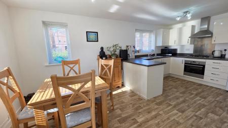 3 bedroom Detached house for sale in Knight Close, Holdingham, NG34