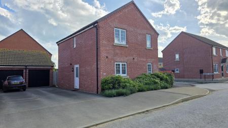 3 bedroom Detached house for sale in Knight Close, Holdingham, NG34