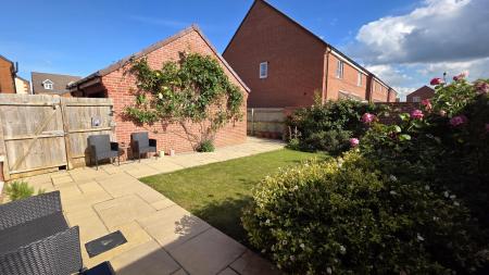 3 bedroom Detached house for sale in Knight Close, Holdingham, NG34