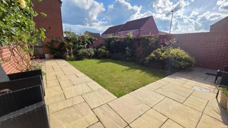 3 bedroom Detached house for sale in Knight Close, Holdingham, NG34