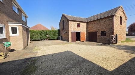 4 bedroom Detached house for sale in Lincoln Road, Ruskington, NG34