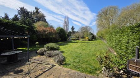 4 bedroom Detached house for sale in Lincoln Road, Ruskington, NG34