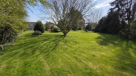 4 bedroom Detached house for sale in Lincoln Road, Ruskington, NG34