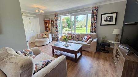 4 bedroom Detached house for sale in Lincoln Road, Ruskington, NG34