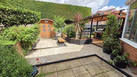 4 bedroom Detached house for sale in Lomax Drive, Sleaford, NG34