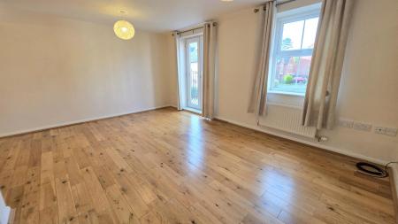 4 bedroom Semi-detached house for sale in Lothian Way, Greylees, NG34