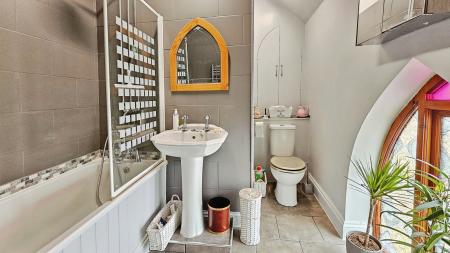 5 bedroom Character Property for sale in Main Street, Scredington, NG34