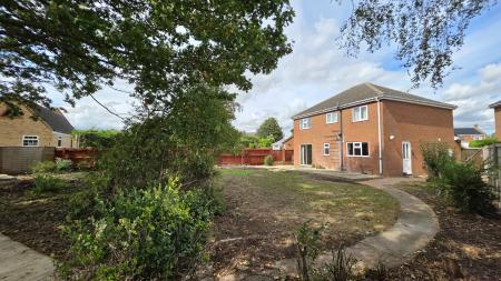 4 bedroom Detached house for sale in Malvern Close, Sleaford, NG34