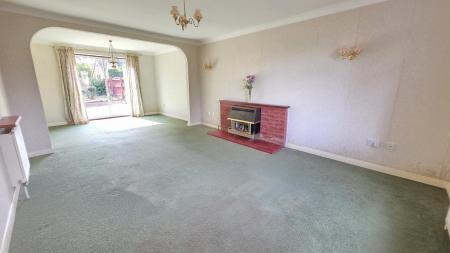 4 bedroom Detached house for sale in Malvern Close, Sleaford, NG34