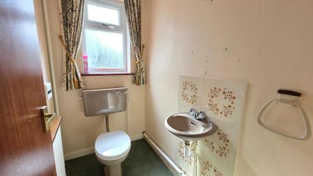 4 bedroom Detached house for sale in Malvern Close, Sleaford, NG34