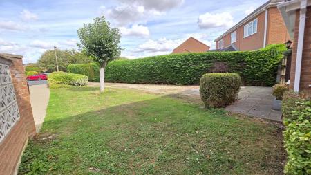 4 bedroom Detached house for sale in Malvern Close, Sleaford, NG34