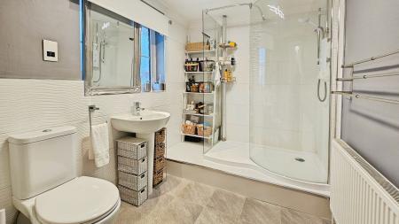 2 bedroom Detached bungalow for sale in Maple Grove, Heckington, NG34