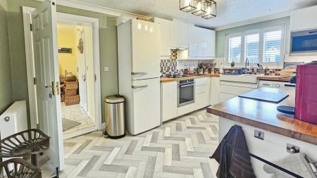 2 bedroom Detached bungalow for sale in Maple Grove, Heckington, NG34