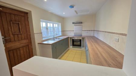 4 bedroom Cottage for sale in Market Place, Folkingham, NG34