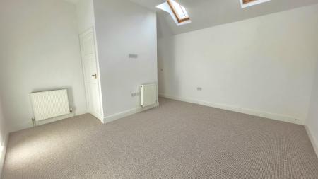 4 bedroom Cottage for sale in Market Place, Folkingham, NG34