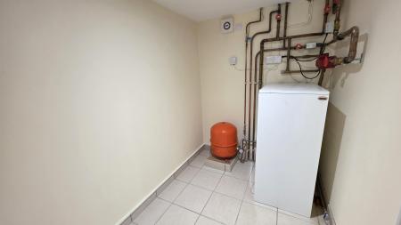 4 bedroom Cottage for sale in Market Place, Folkingham, NG34