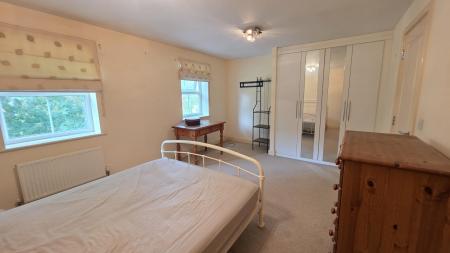 4 bedroom Town house for sale in Montrose Grove, Greylees, NG34