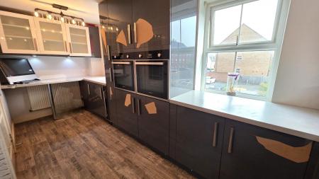 4 bedroom Town house for sale in Montrose Grove, Greylees, NG34