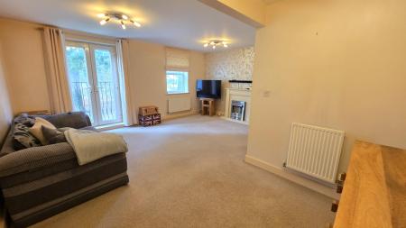 4 bedroom Town house for sale in Montrose Grove, Greylees, NG34