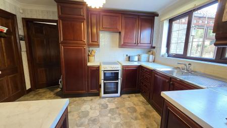 4 bedroom Detached house for sale in North Fen Road, Helpringham, NG34