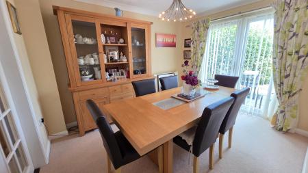 4 bedroom Detached house for sale in Rookery Avenue, Sleaford, NG34