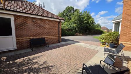 4 bedroom Detached house for sale in Rookery Avenue, Sleaford, NG34