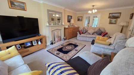 4 bedroom Detached house for sale in Rookery Avenue, Sleaford, NG34