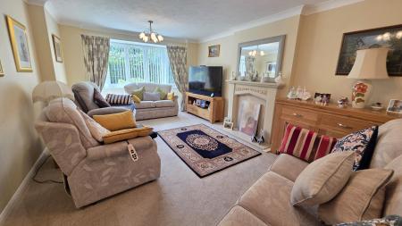 4 bedroom Detached house for sale in Rookery Avenue, Sleaford, NG34