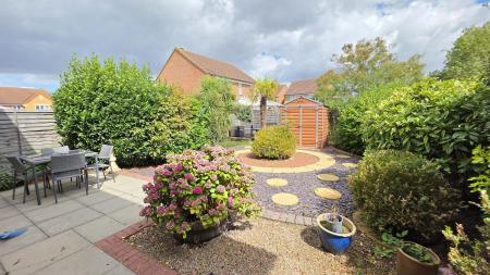 4 bedroom Detached house for sale in Rookery Avenue, Sleaford, NG34