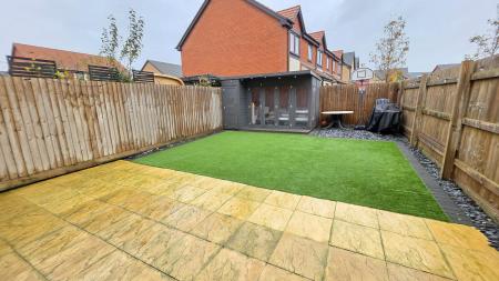 3 bedroom Semi-detached house for sale in Sandringham Way, Sleaford, NG34