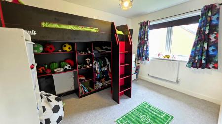 3 bedroom Semi-detached house for sale in Sandringham Way, Sleaford, NG34