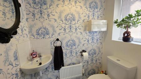 3 bedroom End of terrace house for sale in Snow Close, Sleaford, NG34