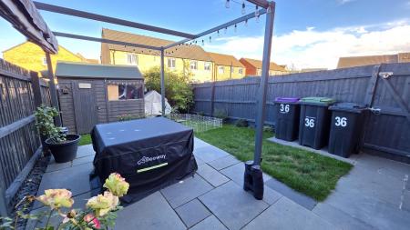 3 bedroom End of terrace house for sale in Snow Close, Sleaford, NG34