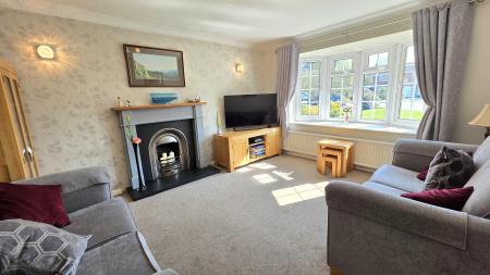 4 bedroom Detached house for sale in St Johns Close, Leasingham, NG34
