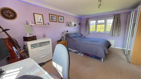 4 bedroom Detached house for sale in St Johns Close, Leasingham, NG34