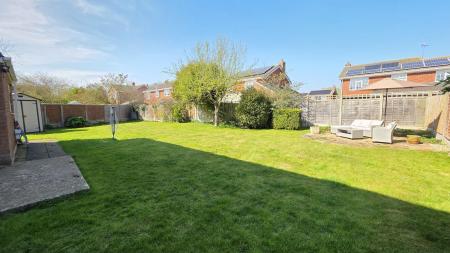 4 bedroom Detached house for sale in St Johns Close, Leasingham, NG34