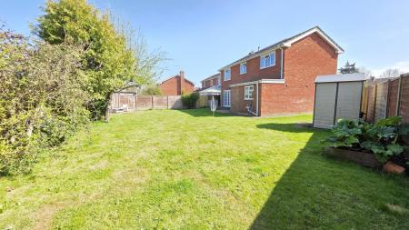 4 bedroom Detached house for sale in St Johns Close, Leasingham, NG34