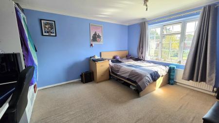 4 bedroom Detached house for sale in St Johns Close, Leasingham, NG34